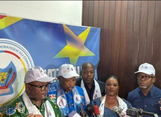 Le Gouverneur Jean Bakomito Gambu en première ligne lors du dépôt de la candidature de l’hon. Aimé Boji à la présidence de l’Assemblée nationale