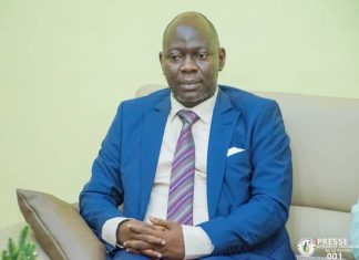 Page rose | Anniversaire de l’Honorable Dr Jacques Titako Ongoki : un moment de joie et de reconnaissance