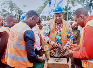 Haut-Uele / Wamba : Le Gouverneur Jean Bakomito lance les travaux de construction de l’école primaire Bandyamoni